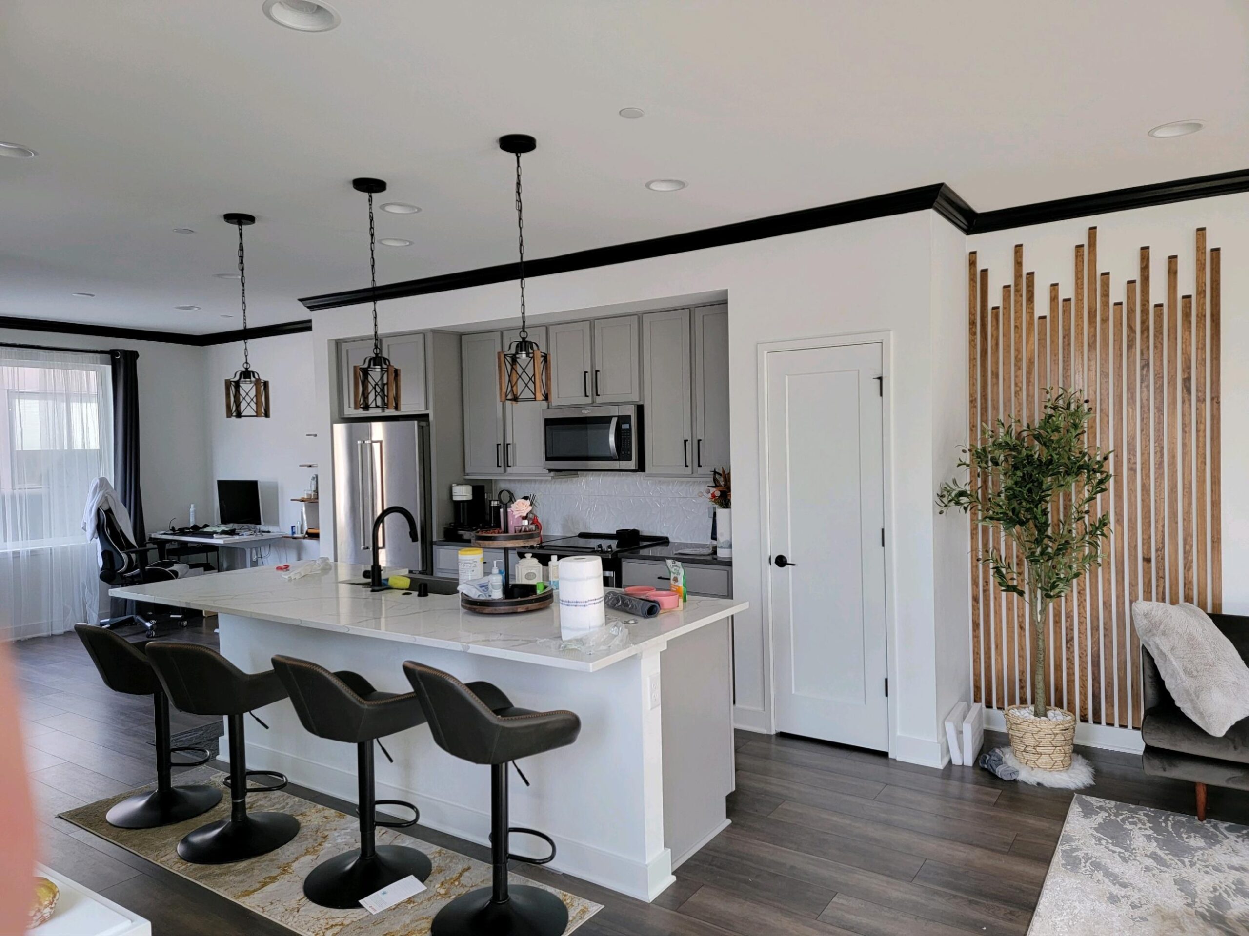 A kitchen in a home in Bothell just renovated by RRR Remodeling.