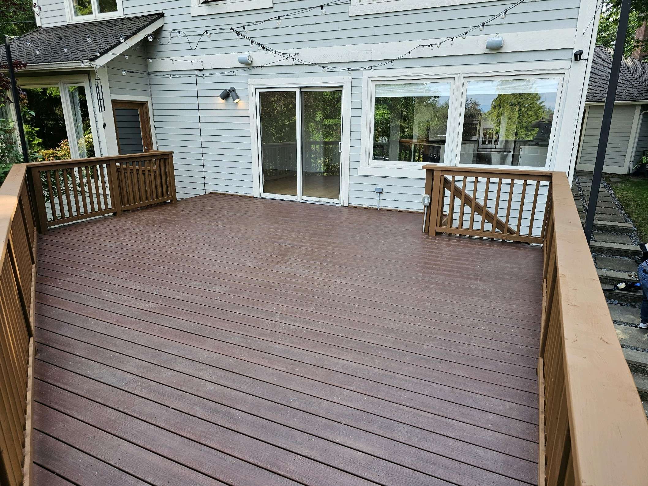 Beautiful Bothell Backyard Deck Renovation: Expertly Crafted Wooden Flooring